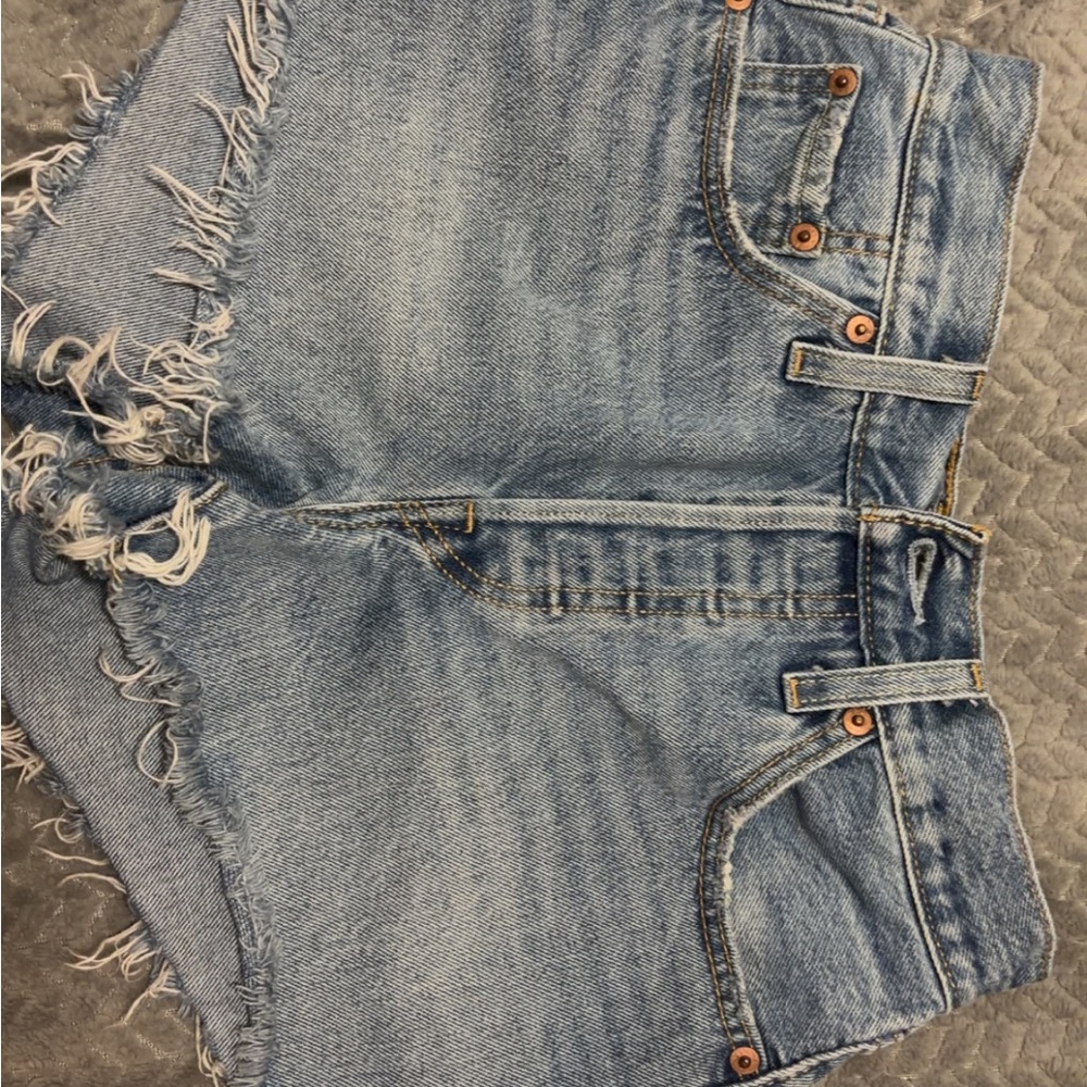 Light Wash Frayed levis Denim Cutoff Shorts